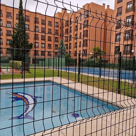 Samaniego, Piscina Y Garaje Junto Civitas Metropolitano Y Aeropuerto Madrid Eksteriør billede