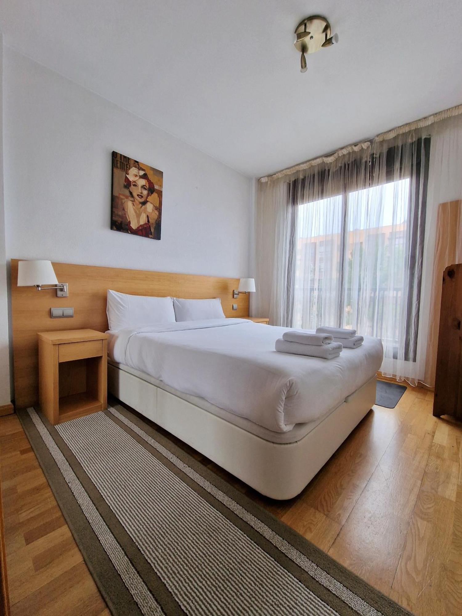 Samaniego, Piscina Y Garaje Junto Civitas Metropolitano Y Aeropuerto Madrid Eksteriør billede